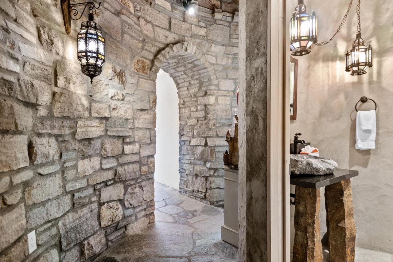 The Castle - Chateau De Melusine Sandpoint Bagian luar foto